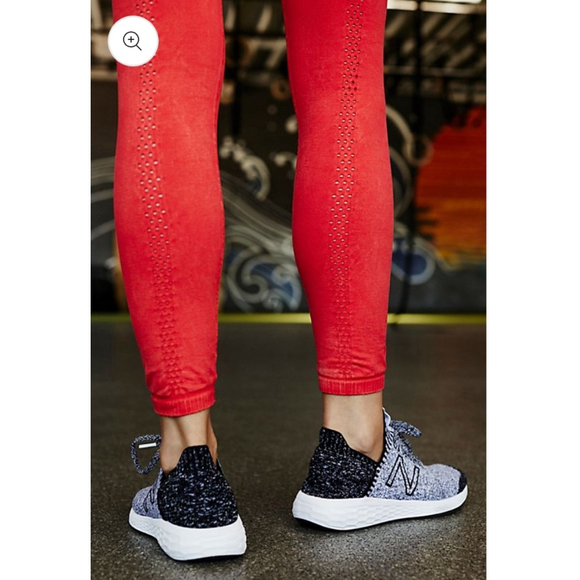 FREE PEOPLE MOVEMENT GOOD KARMA LEGGING RED APPLE xs - Picture 2 of 9